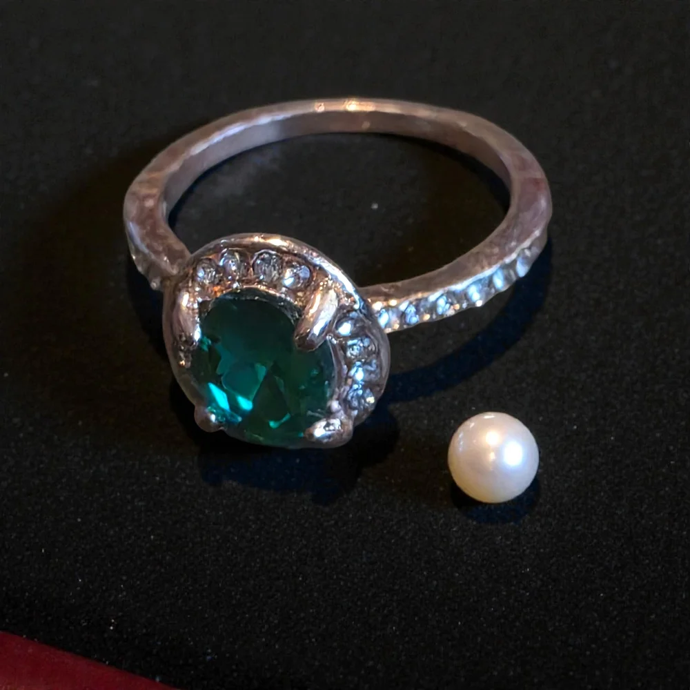 Silver and Green Gemstone Ring.